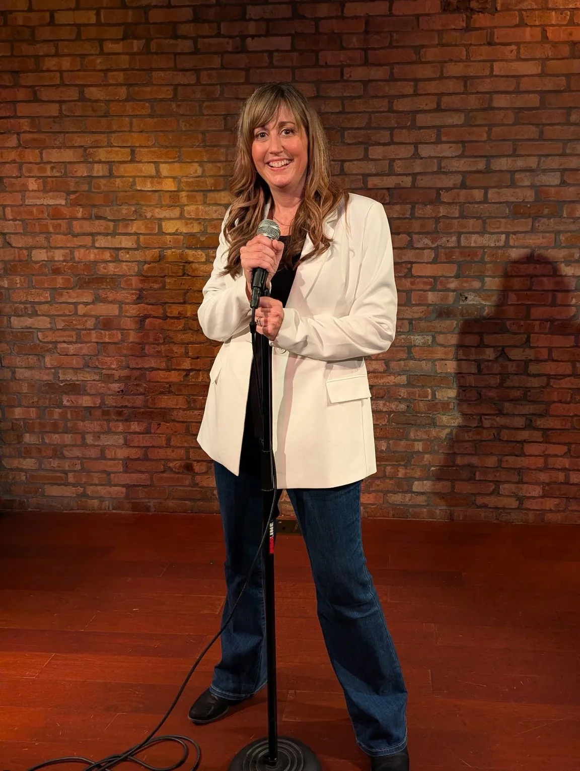 Angela Shaw performing