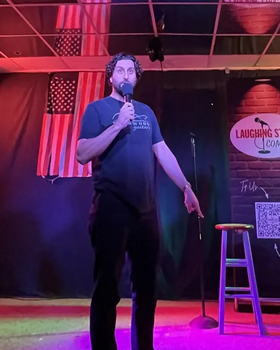 Brad Schutz performing