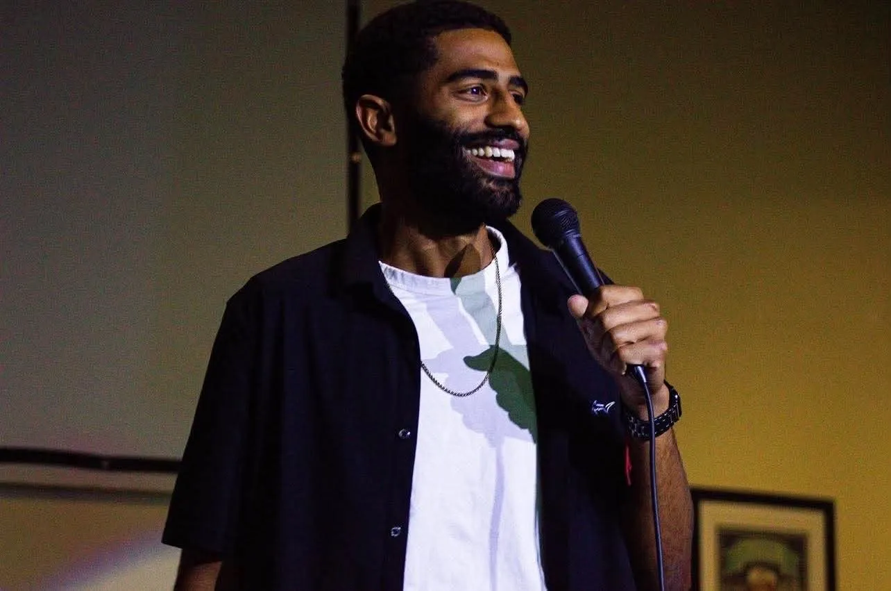 JP Henriquez performing