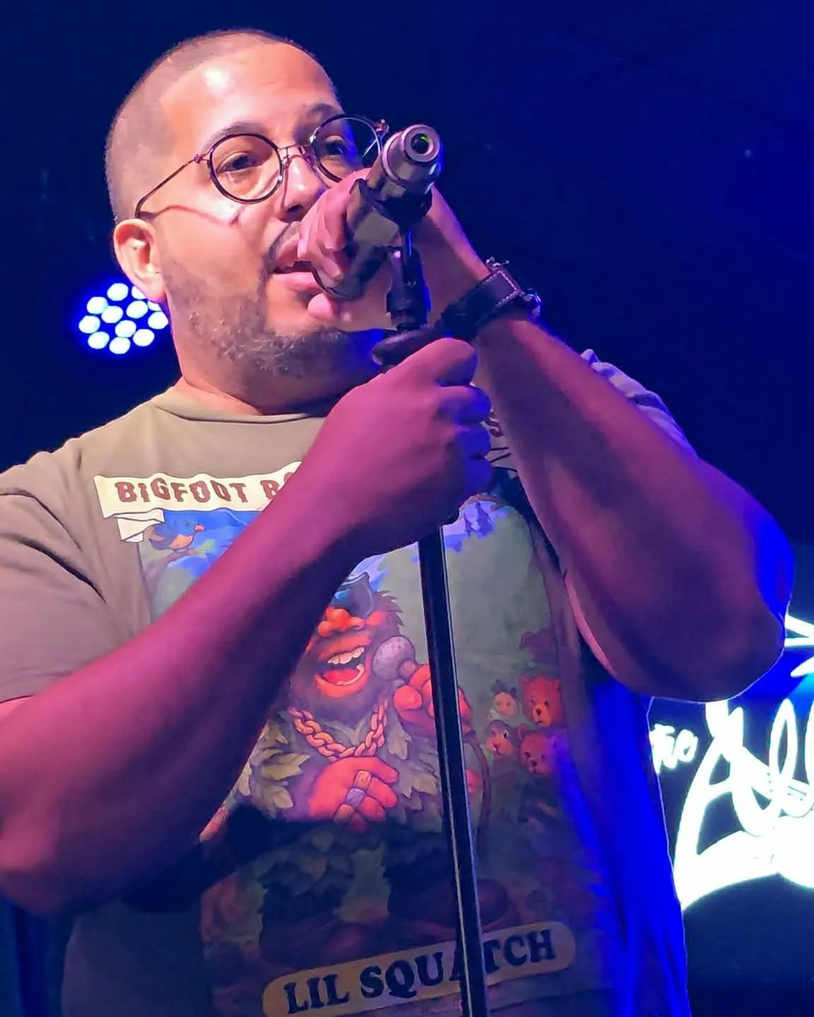 Leon Jenkins performing